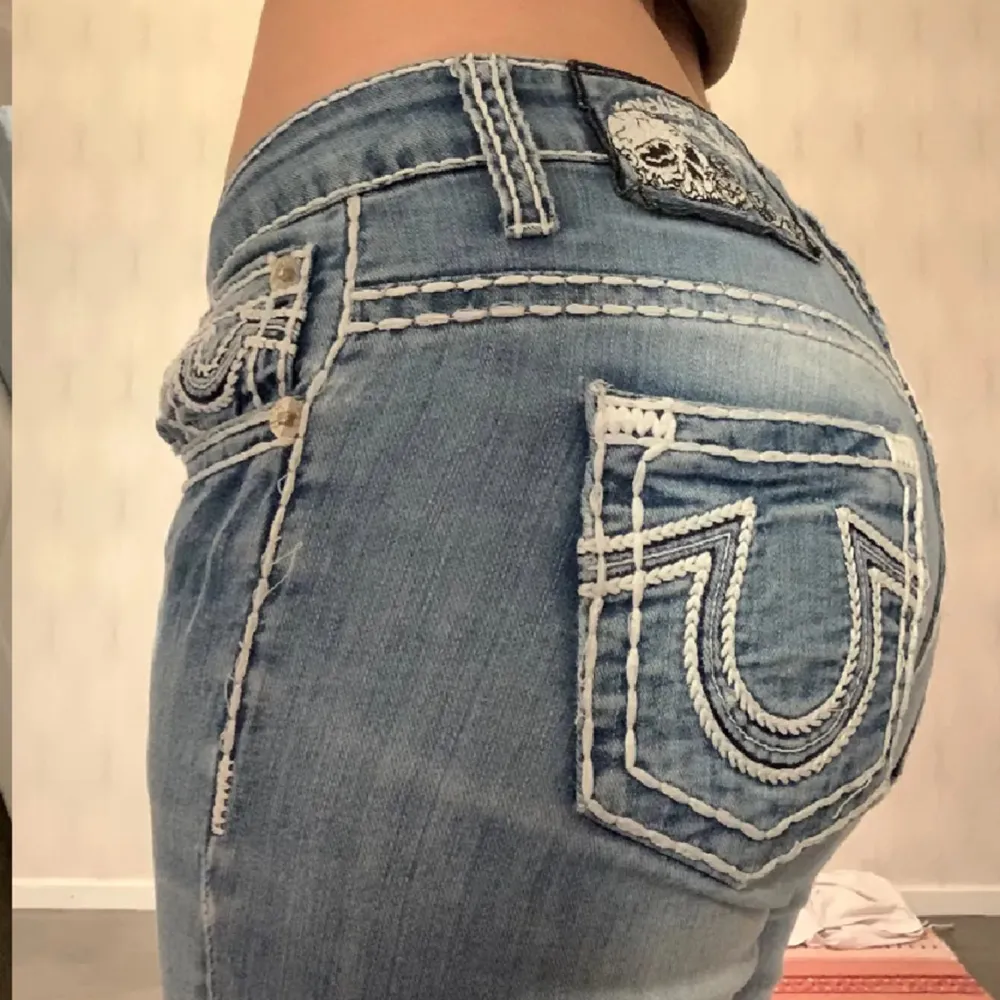 Jätte fina true religion jeans säljer pga att de ej kmr till anvdäning längre💞. Jeans & Byxor.