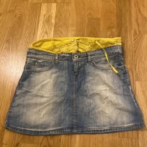 ⚠️Vintage kjol⚠️ - Super fin vintage kjol köpt i spanien nästan aldrig använd vet inte riktigt om den är s eller m