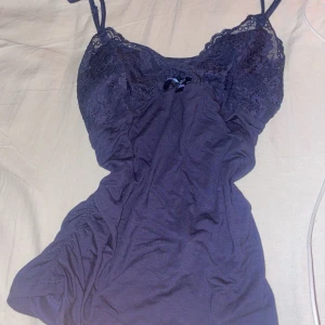 Y2k linne - Helt oandvänt linne från shein i storlek M men passar som S också! Skriv för bilder på🤍