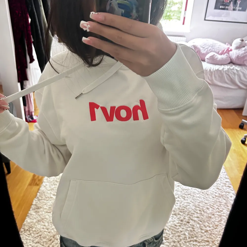 min hov1 merch från merch släppet 2022 vinter. oversized men så mysig. Hoodies.