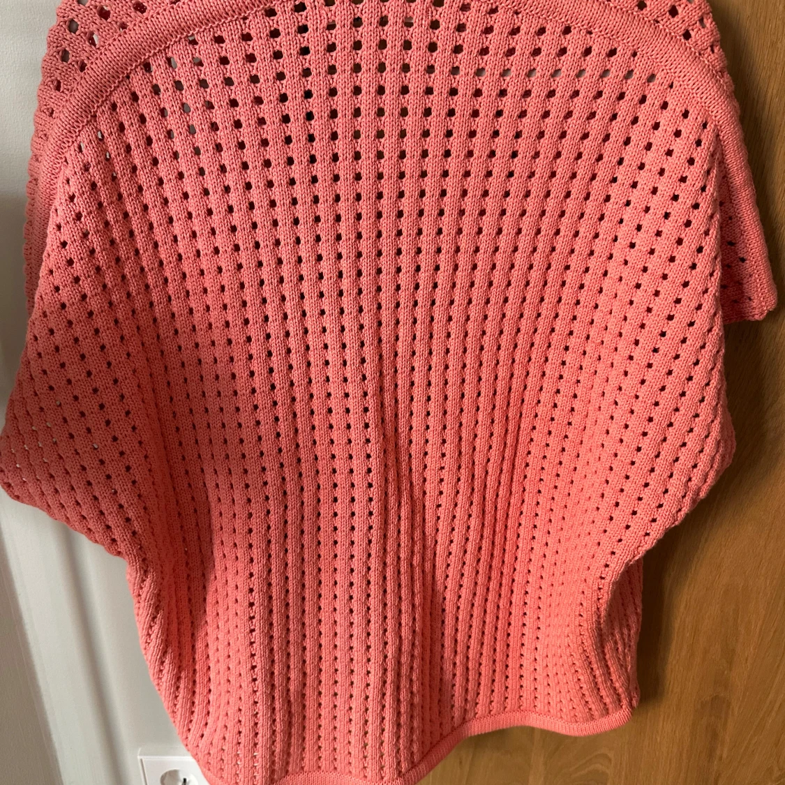 Aprikosfärgad kortärmad kofta - 91