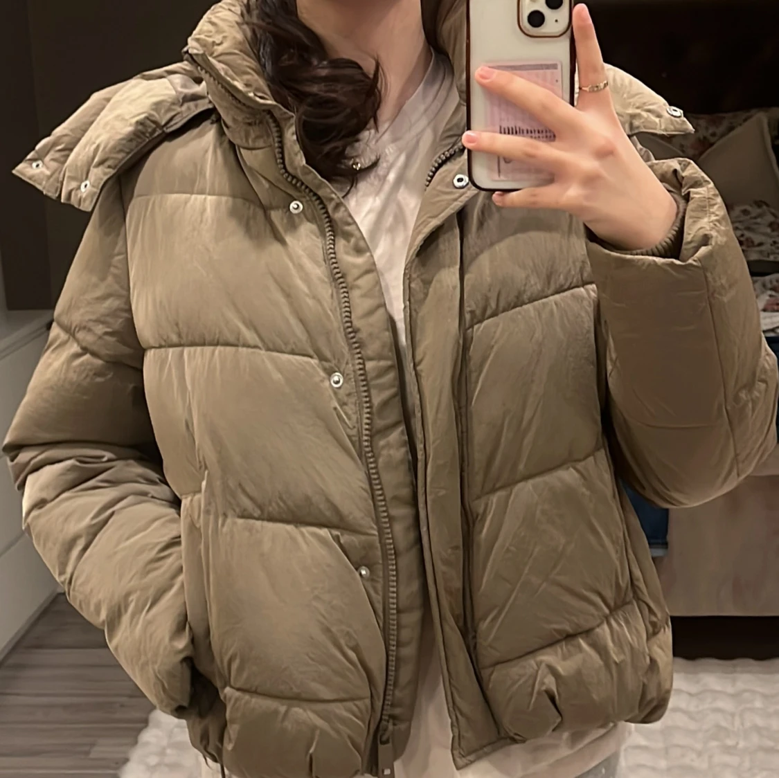 Beige pufferjacka från Calvin Klein