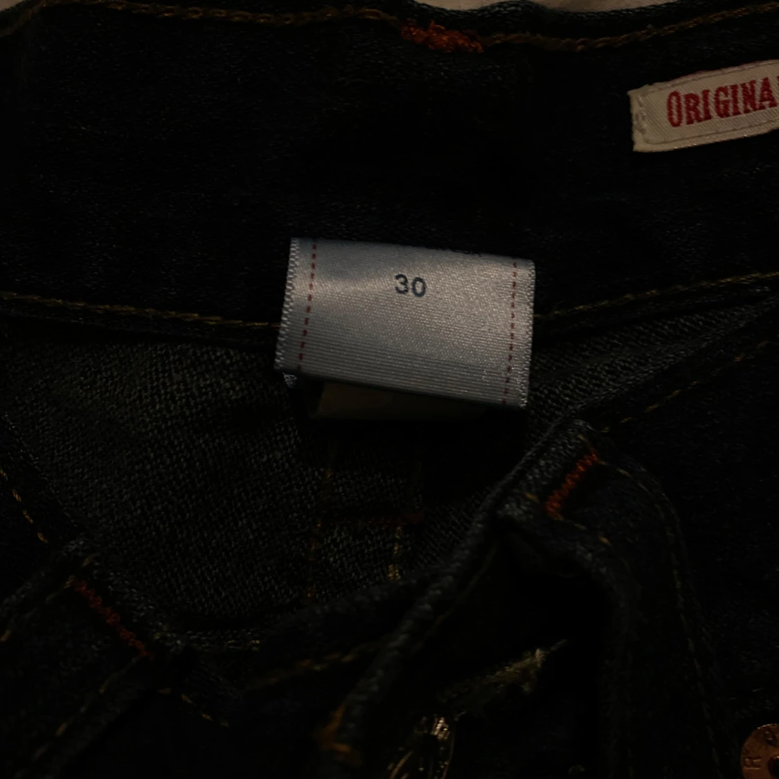 Mörkblå jeans från True Religion - 2