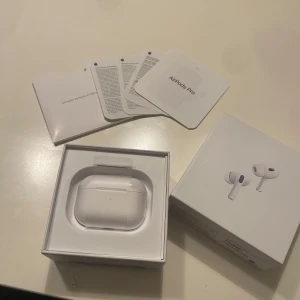 Ear/pøds  - Skriv för mer information eller bilder!