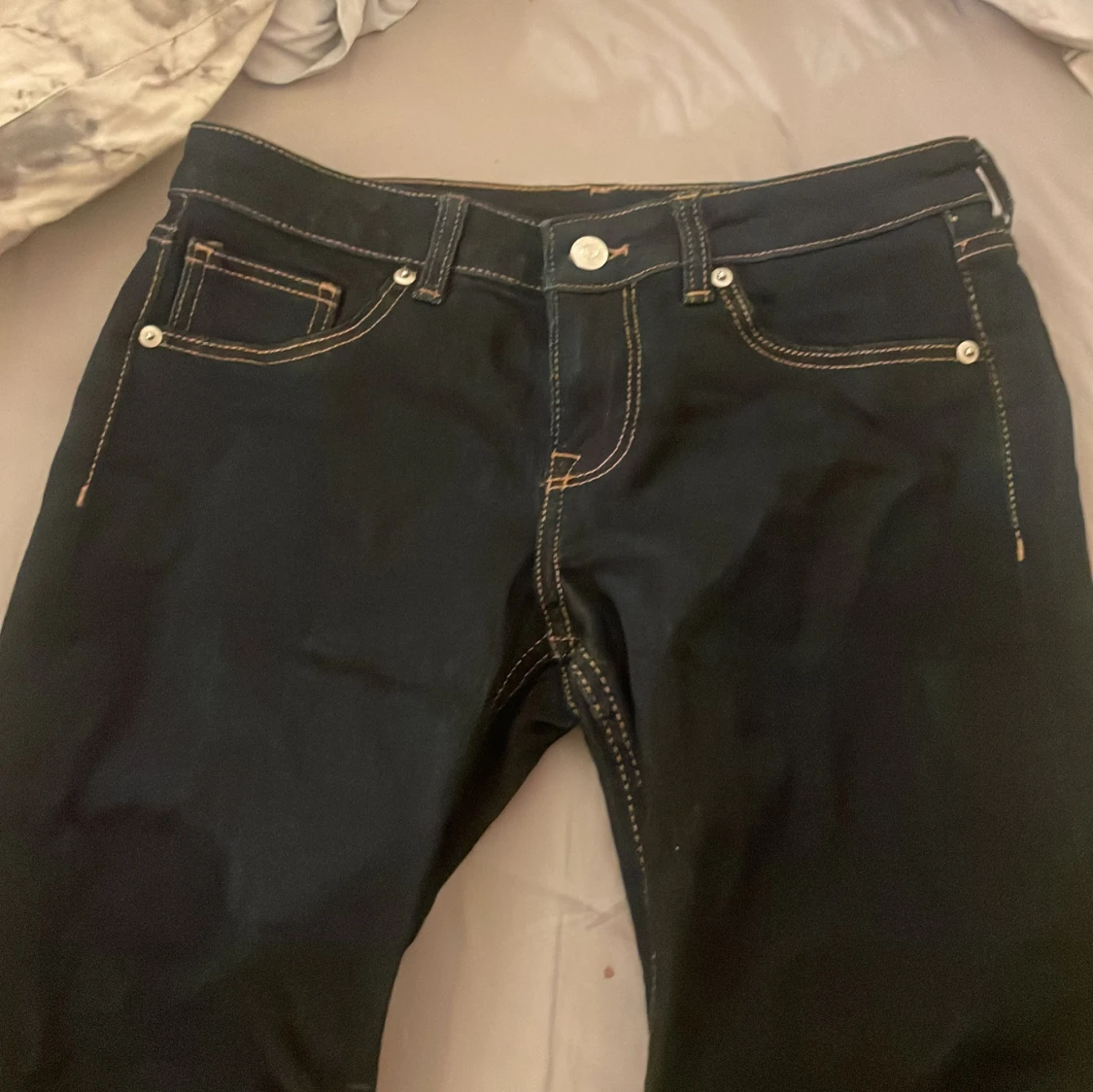 Svarta bootcut jeans