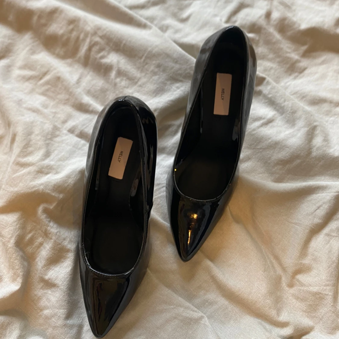 Svarta pumps med spetsig tå - 2