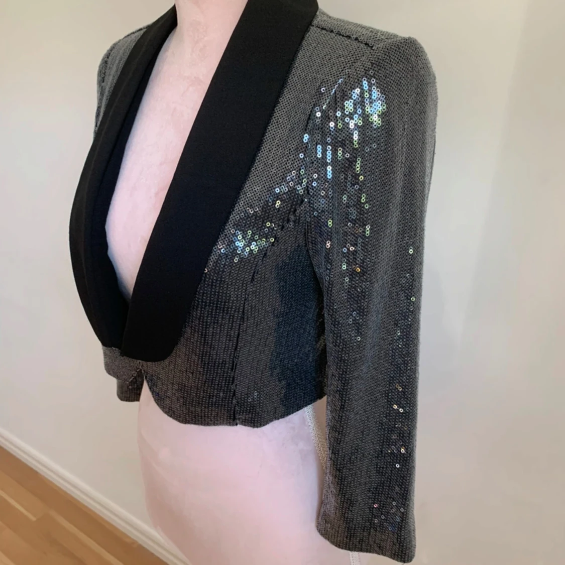 Paljettprydd croppad kavaj - 4