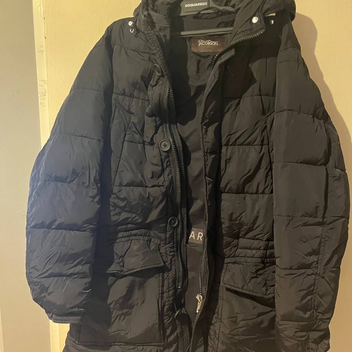 Svart pufferparka från Oscar Jacobson