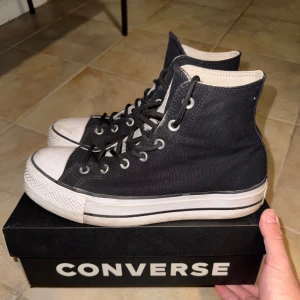Converse Chuck Taylor All Star Lift - CHUCK TAYLOR ALL STAR LIFT   size 41 but big in size so 42 is fine, unisex shoes New, barely used!  Check out my page, Selling more of my shoes‼️want more pictures text me