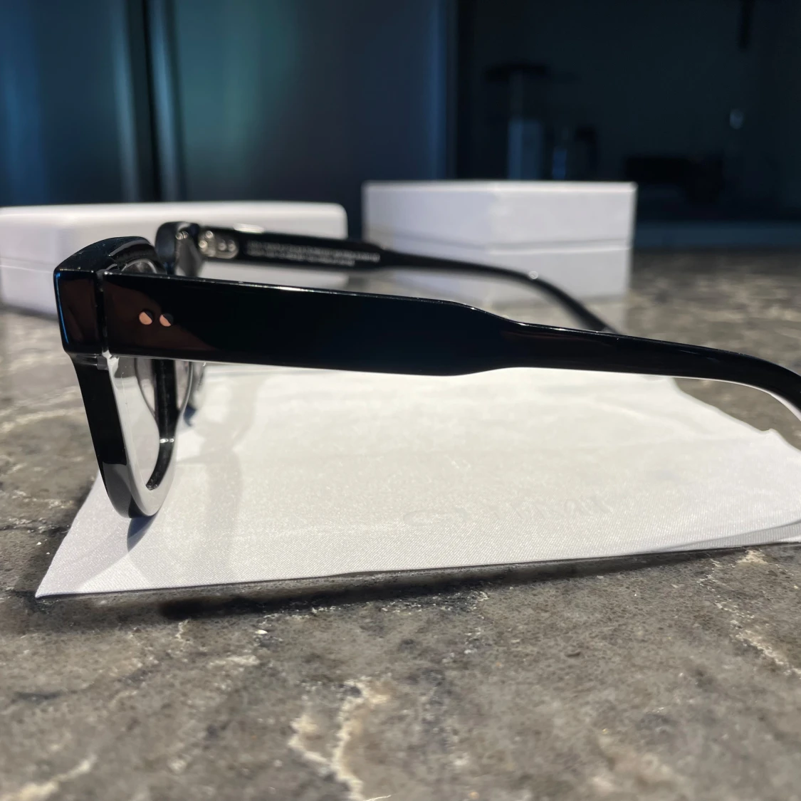 Svarta solglasögon från CHIMI - 3