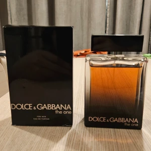 Dolce & Gabbana The One Edp 150 ml - Sällan använd. Ca 135-140ml kvar. Skickas väl paketerat.