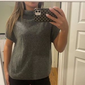 Trekvartsärms tröja  - Populära tröjan från Lindex i bra skick 