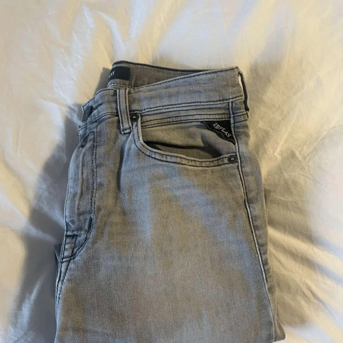 Grå jeans från Replay - 1
