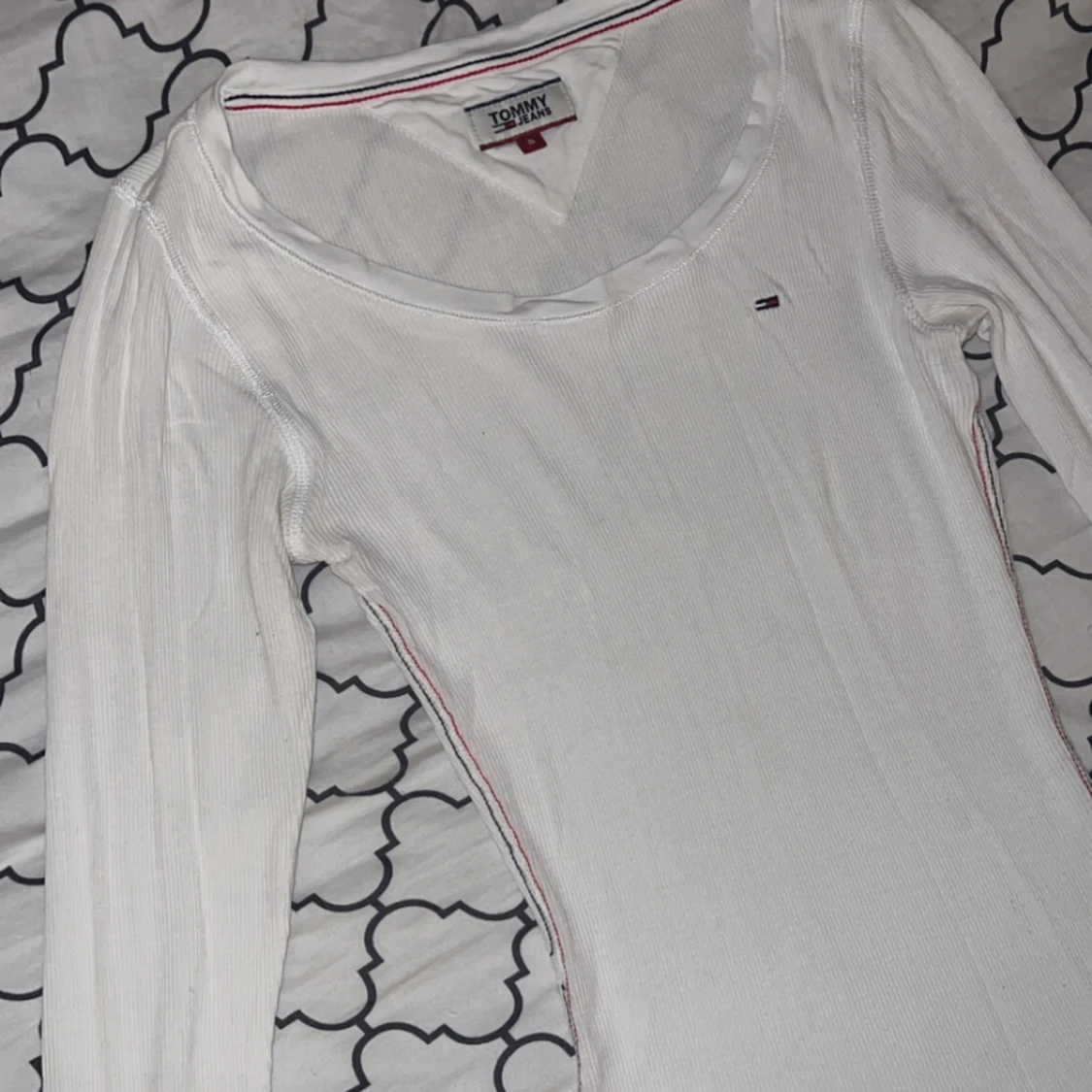 Vit långärmad topp från Tommy Hilfiger