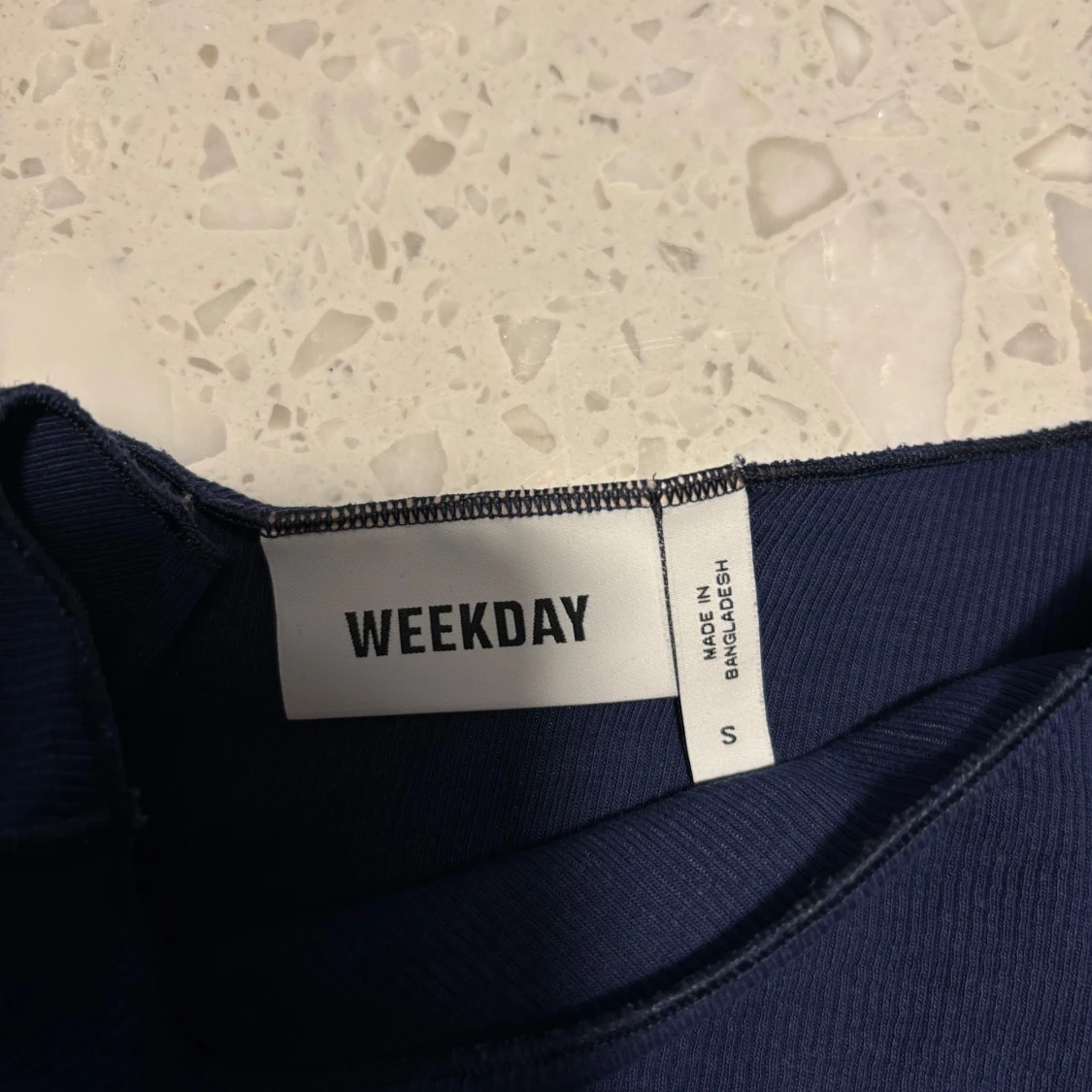 Mörkblå långärmad topp från Weekday - 90