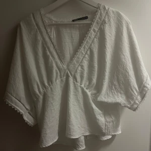 zara topp - lite noppig