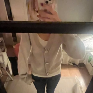 Kofta - Finstickad kofta från H&M, skriv för fler bilder! 