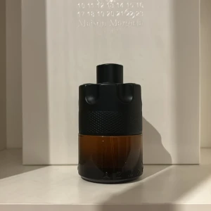 Azzaro tmw parfum - Du ser mängden på slide 2. Box finns.