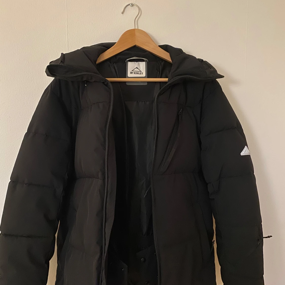 Svart pufferjacka från McKinley - 91