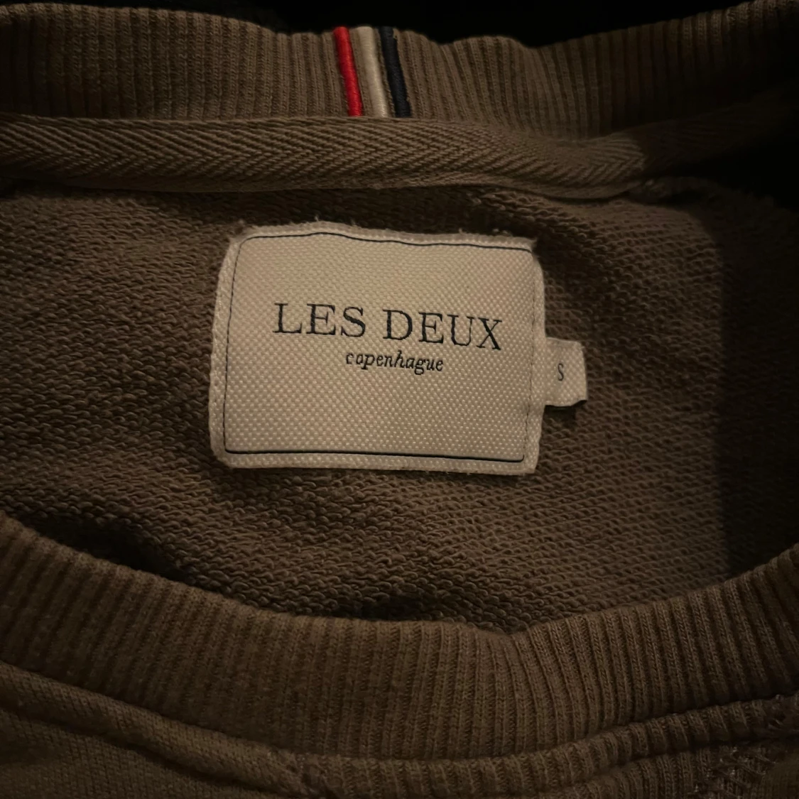 Olivgrön tröja från Les Deux - 91