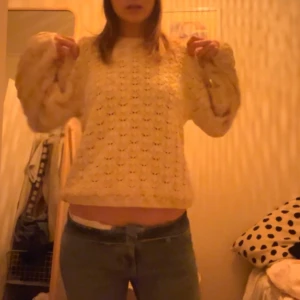 tröja - super fin tröja med ballongärmar helt ny 