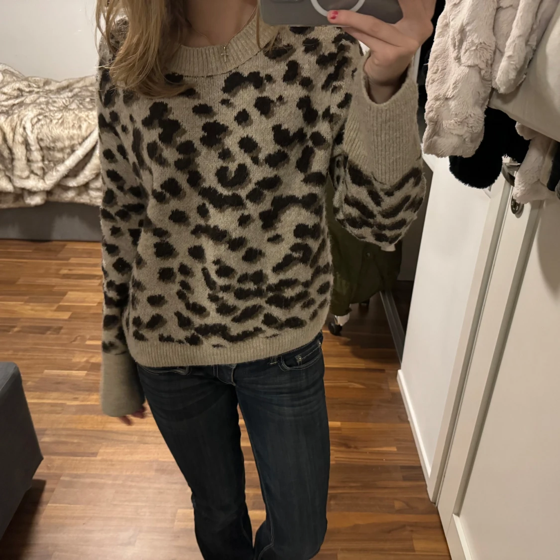 Beige leopardmönstrad tröja