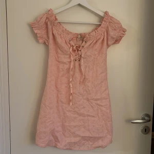 Klänning - As fin oanvänd klänning.  