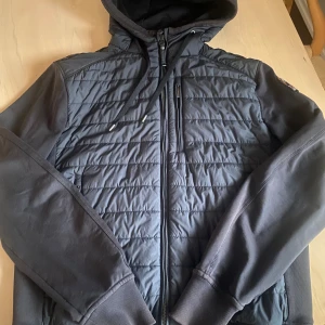 Parajumper cardigan  - Använt skick.