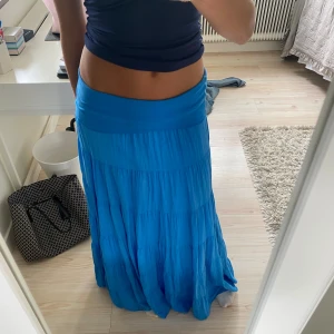 Fanny Michael långkjol - Säljer denna jättefina lång kjolen från fanny michel i one size. Nypris 600