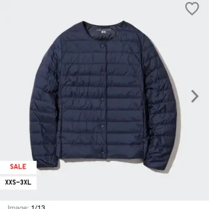 Uniqlo jacka - Säljer nu min fina uniqlo jacka i mörkblå, storlek M då jag har flera färger så den ej kommer till användning längre. Hör gärna av er vid frågor eller fler bilder 💖
