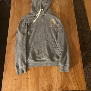 Morris hoodie  - Skick 9/10, säljer för den är för liten