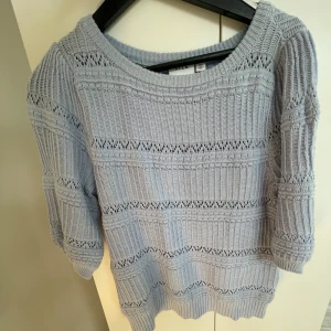 Ljusblå stickad topp - Supersöt stickad/broderad topp från Vila❤️