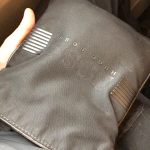 Hugoboss bag - Möts upp i Gävle elr Uppsala 