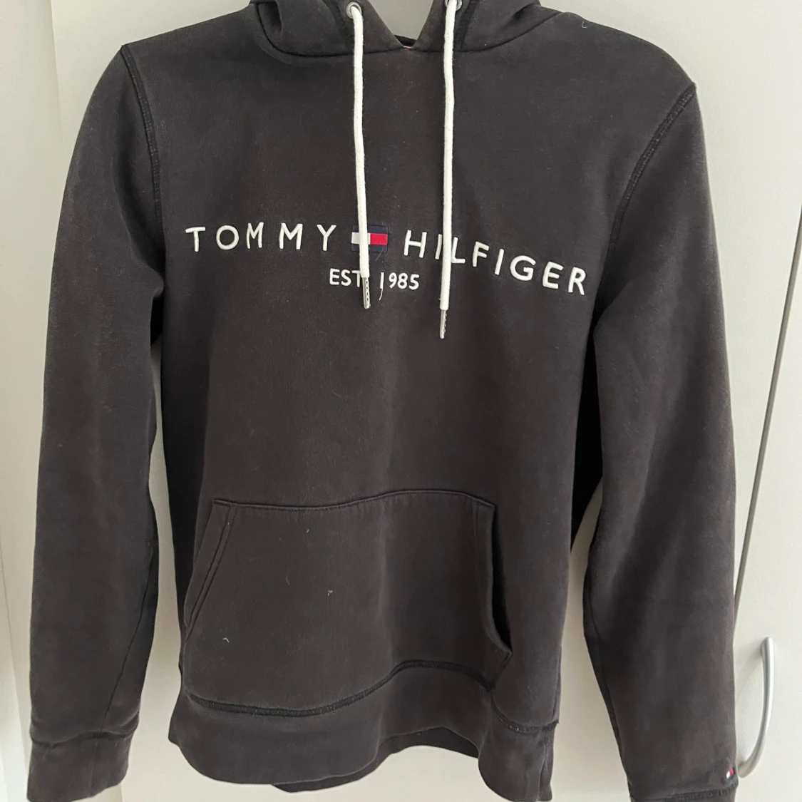 Solblekt Tommy hilfiger hoodie svart