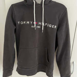 Solblekt Tommy hilfiger hoodie svart - Vuxen:XS Lite Solblekt Svart