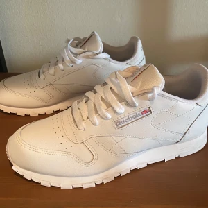Reebok Classic  - Strl 38  Oanvänd