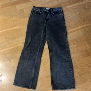 Svarta jeans! - Ett par jeans i storlek 140 pris kan diskuteras!