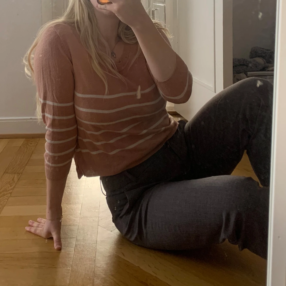 Rosa tröja med vita ränder - 90