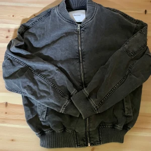 Jacka Bershka - En helt oanvänd jacka från Bershka