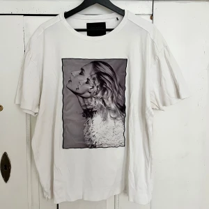 Limitato tröja Herr - Säljer min killes Limitato t-shirt, använd men i fint skick fortfarande! 