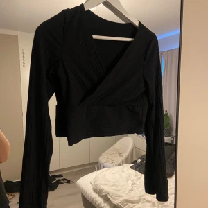 Svart topp - Svart topp! Stl S