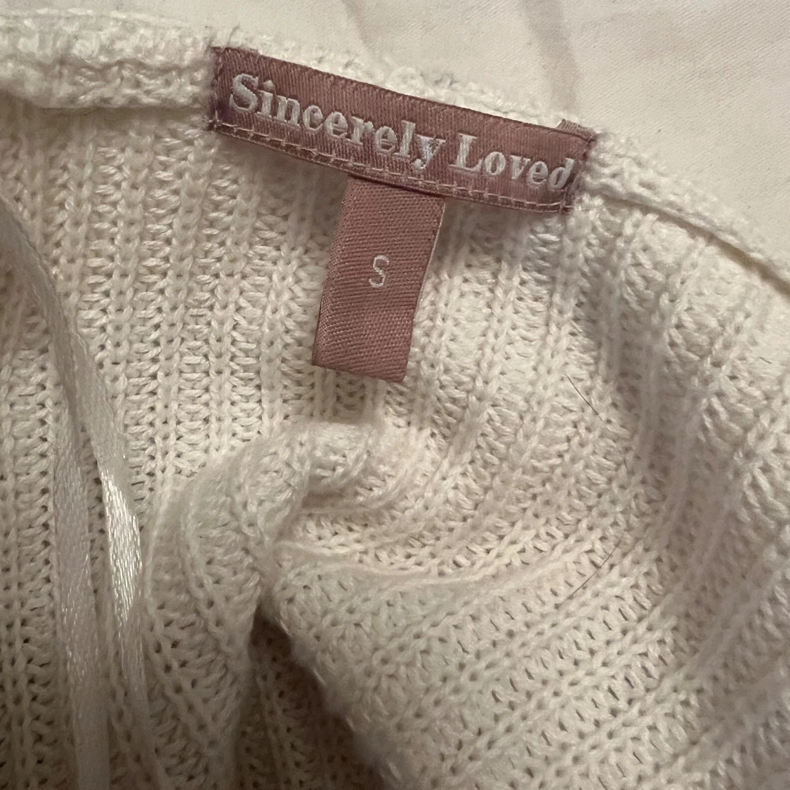 Vit stickad kofta från Sincerely Loved - 90
