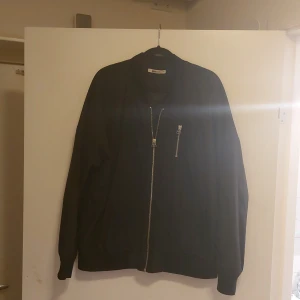 Vila - Helt ny jacka Vila, XL pris 200kr