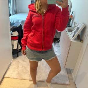 Röd tröja - Så skön