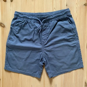 Shorts  - Säljer ett par blå shorts från H&M eftersom de passar inte mig längre. Väldigt bra skick och bra passform. 