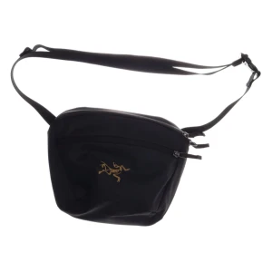 Arc’teryx Mantis 2 Waistpack - Köpt på Sellpy, l Cond: 9/10 Fit: bara för äkta lirare  Betalning sker via swish, frakt betalas av köpare