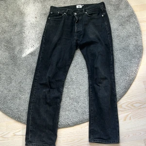 Lager 157 jeans  - Säljer det då jag inte använder Jeansen längre, och nån annan kanske vill ha dom billigt. Dessa jeans är i nyskick. Ny pris-250kr mitt pris-75kr
