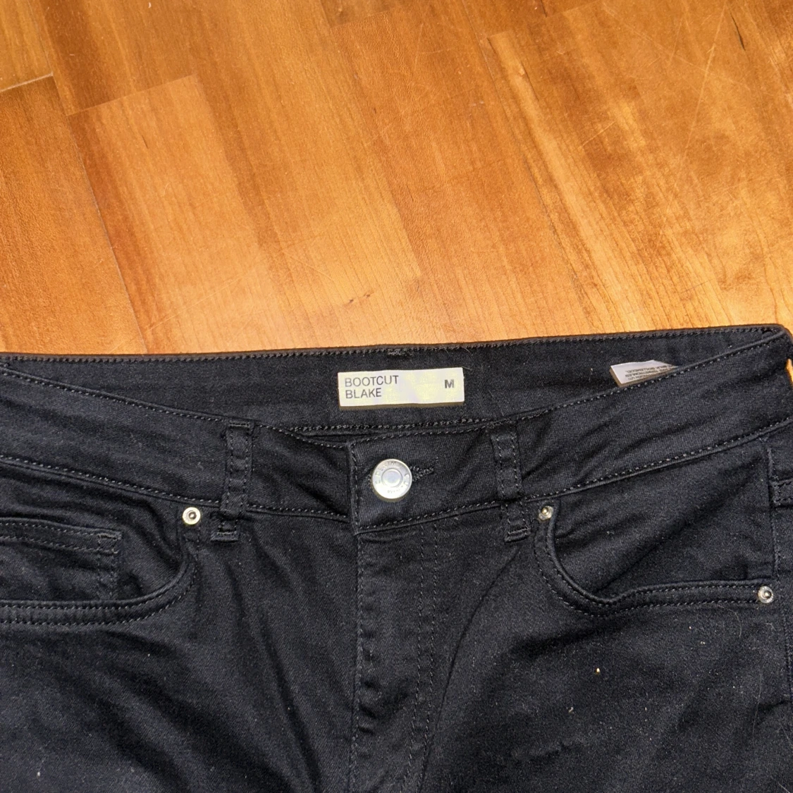 Snygga low/mid waist bootcut jeans😍 - 90