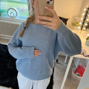 Stickad tröja - Jättefin! Kommer inte till användning längre tyvärr. Pris går att diskutera🥰
