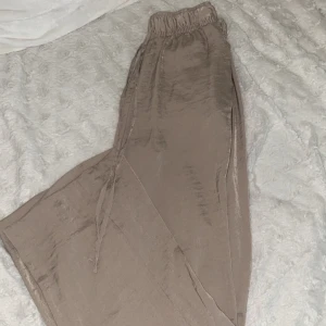 Satin byxor - Storlek xs, bra skick